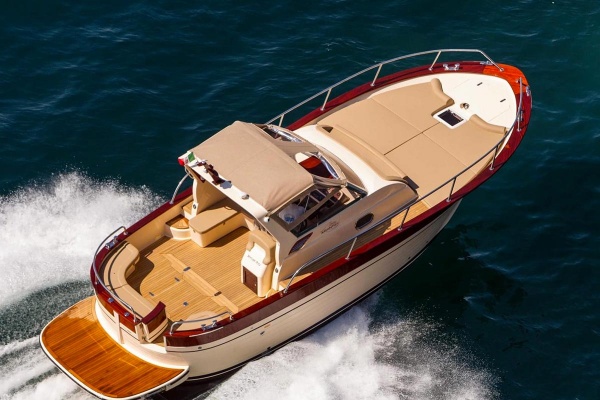 charter-system-luxury-experience-sorrento-boats